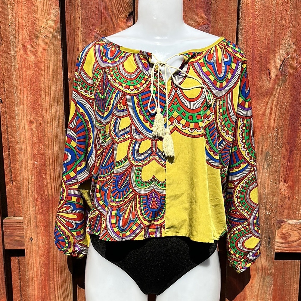 Hot & Delicious Yellow and Purple Graphic Tie Front Blouse Size L